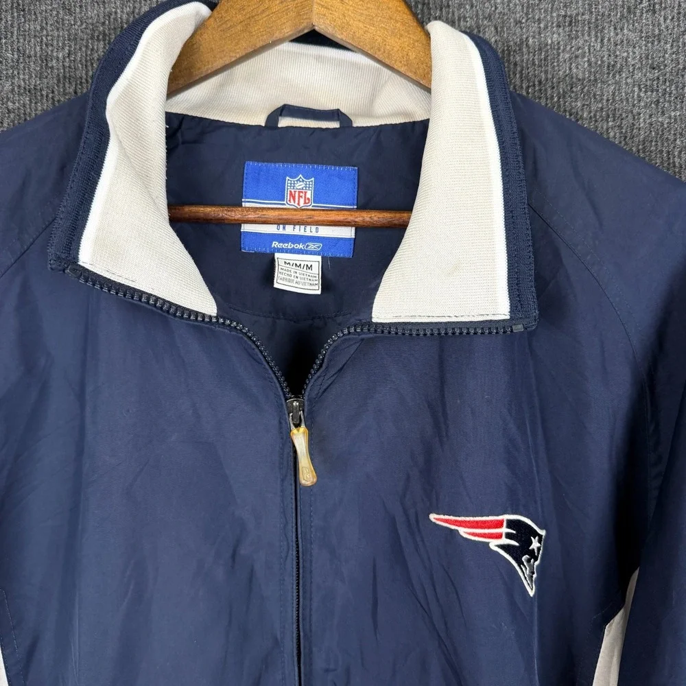 Reebok NFL On Field New England Patriots Jacket Full Zip Windbreaker M Blue Grey
